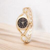 Reloj de señora color dorado